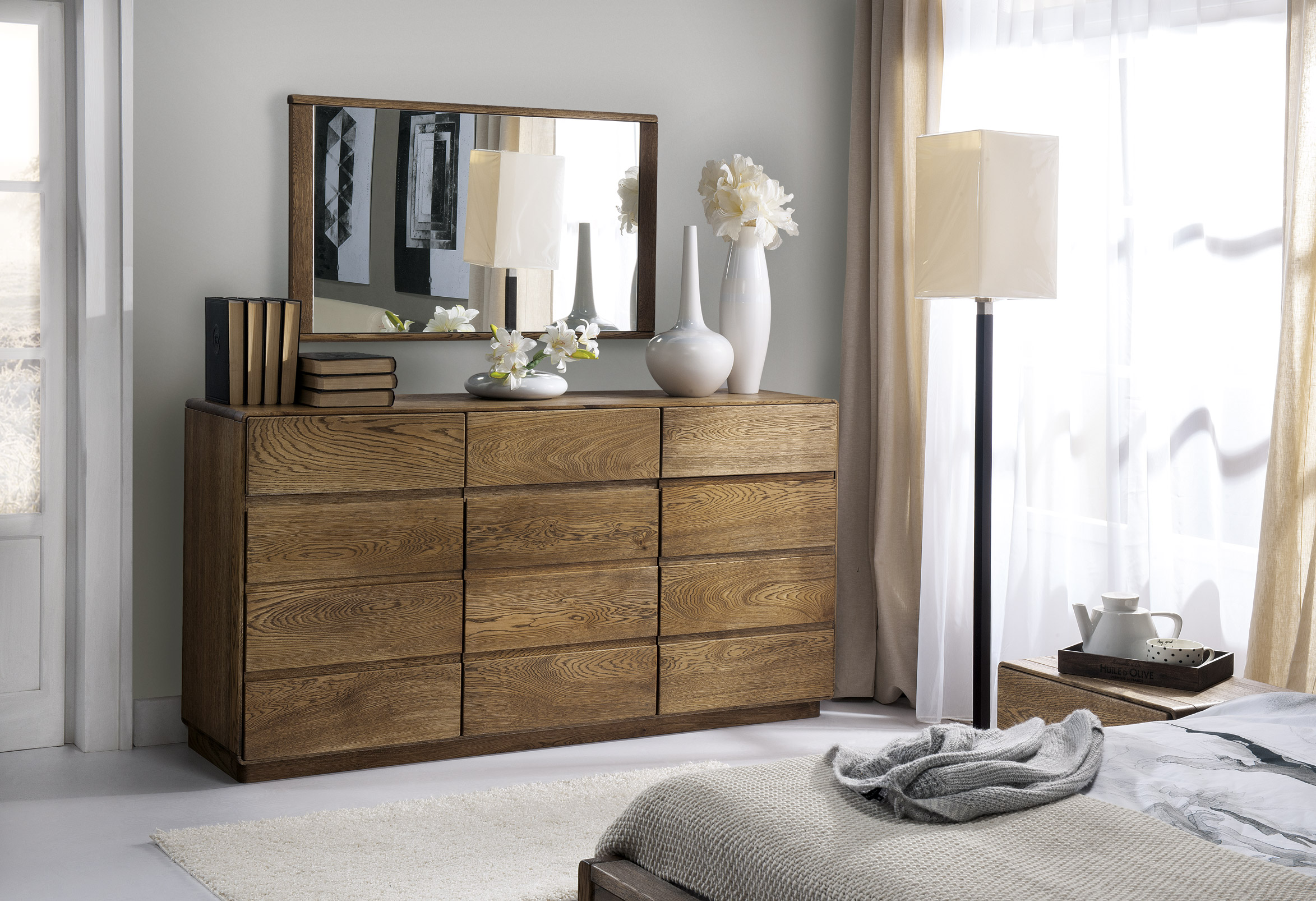 Drewniane-Komody-do-Salonu-na-co-Zwrócić-Uwagę-przed-Kupnem-? Drewniane-Komody-do-Salonu-na-co-Zwrócić-Uwagę-przed-Kupnem-?